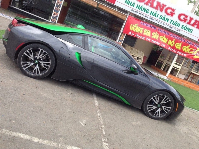 xegiaothong_BMW_i88