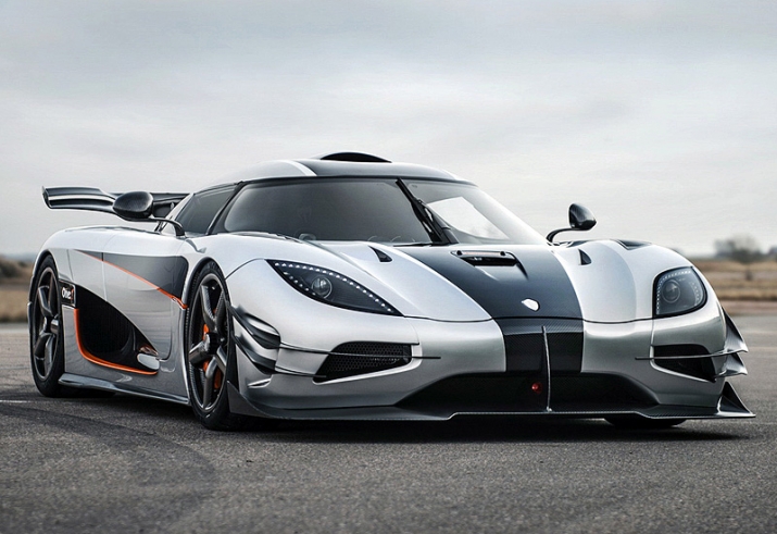 2014-koenigsegg-agera-one-1