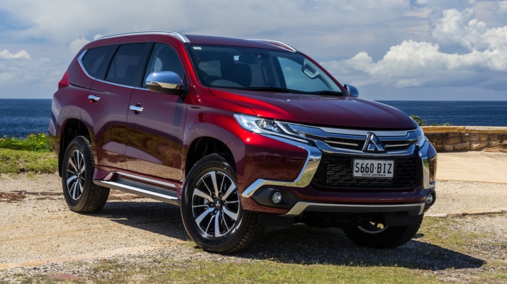 2016-Mitsubishi-Pajero-Sport-GLS-1