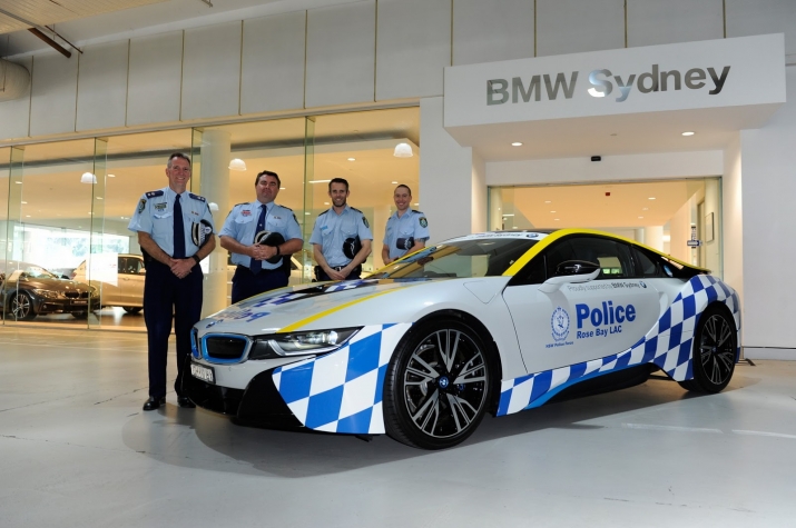 BMW-i8-Police-A8