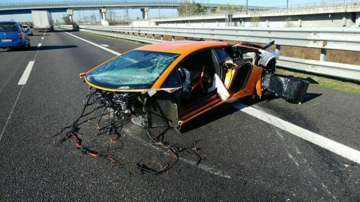 Lamborghini-Aventador-SV-crash-1