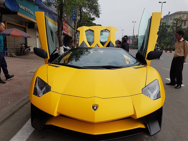 lamborghini-aventador-sv-mau-vang-3-1482656774932