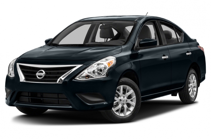 Nissan Versa - giá 12.855 USD