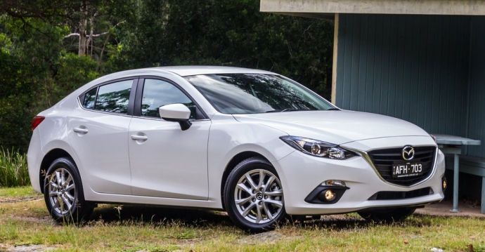 gyw5r2b03xm9lpukvsc4_2016Mazda3TouringSedan1