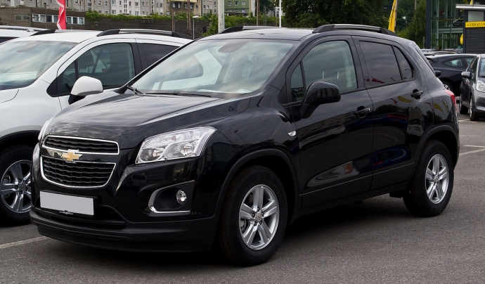1200px-Chevrolet_Trax_LS+_1.4_4WD_–_Frontansicht,_
