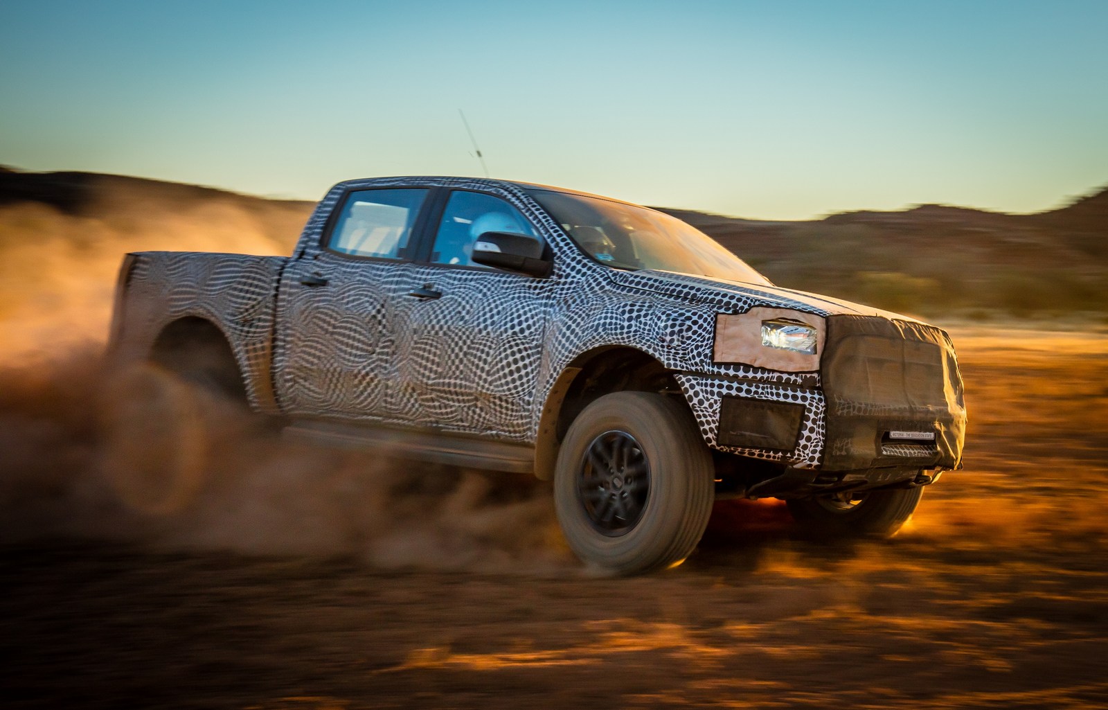 Ford-Ranger-Raptor-2