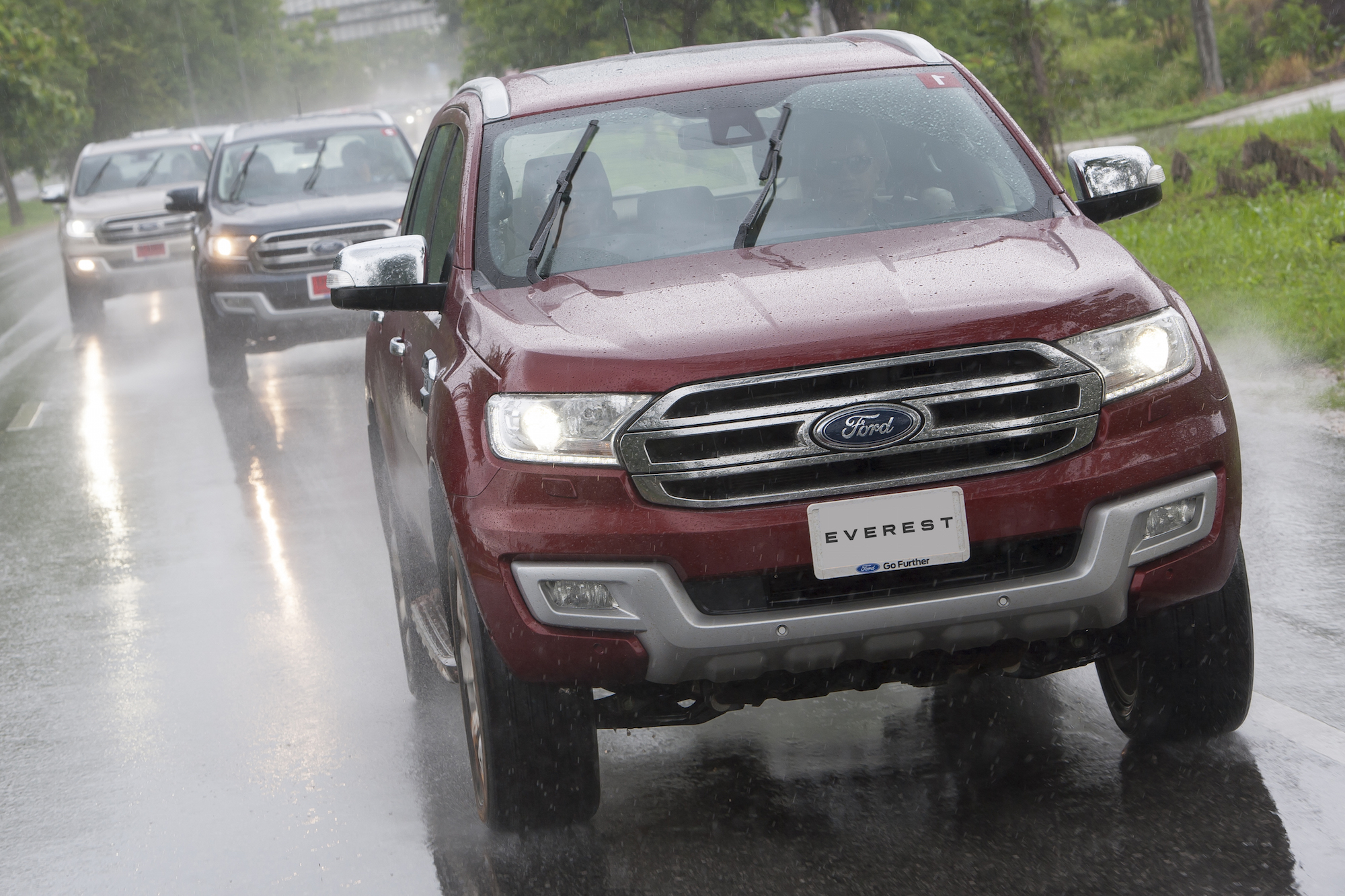 Ford Everest Rainy.