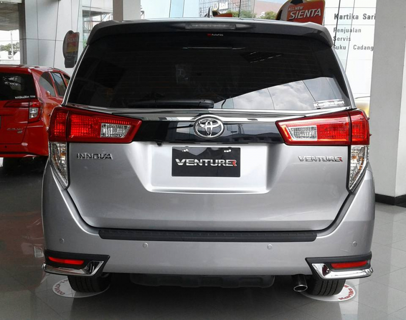 Toyota-Innova-Venturer-rear-view-showroom