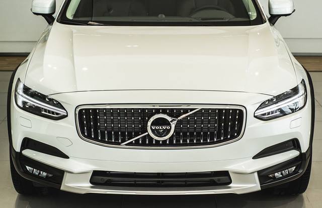 Volvo V90-11