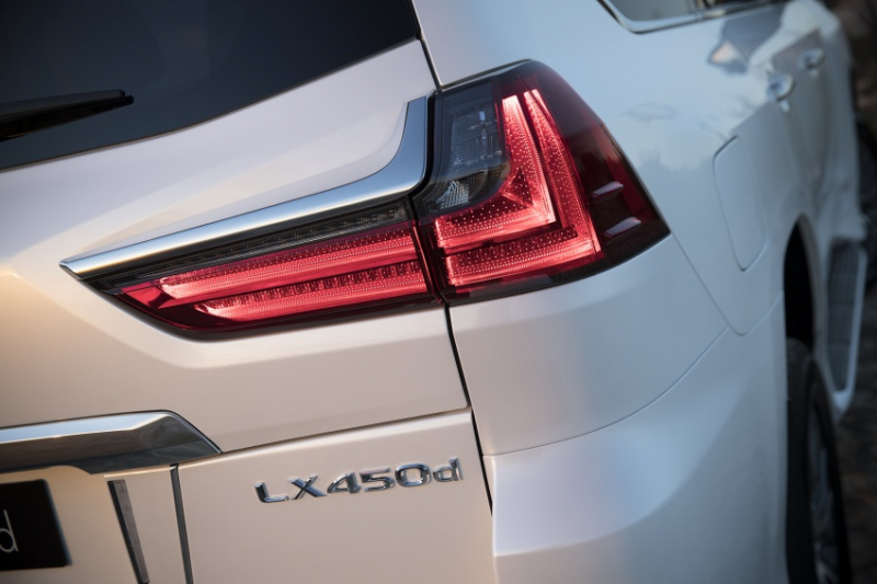 Lexus-LX-450d-10-850x567