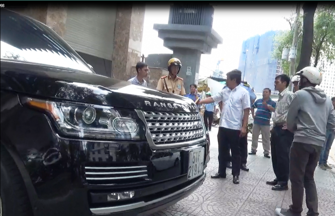 sieu xe Ranger Rover bi xu phat vi dau via he