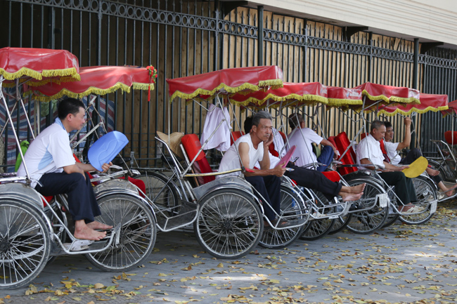 khó chịu trong nắng oi ả