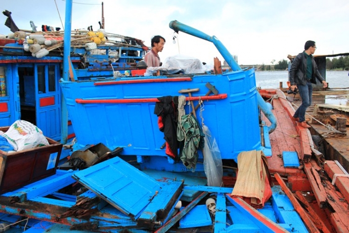 rot-nuoc-mat-nhin-tau-quang-ngai-bi-dam-chim-ve-de