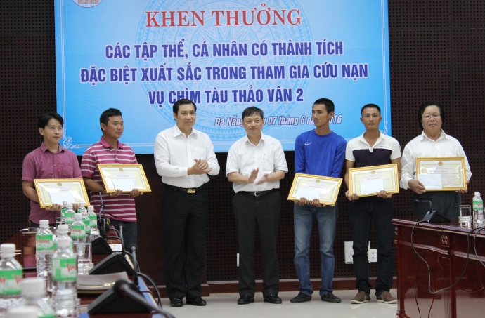 da-nang-khen-thuong-ca-nhan-xuat-sac-cuu-nguoi-vu-