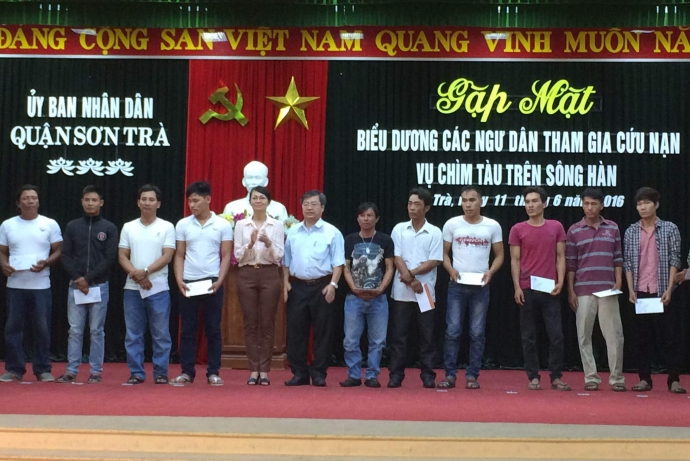 tiep-tuc-khen-thuong-ca-anh-hung-cuu-nan-vu-chim-t