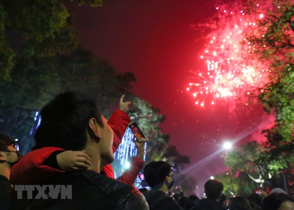 Mãn nhãn màn pháo hoa chào Năm mới Quý Mão 2023 trên khắp cả nước