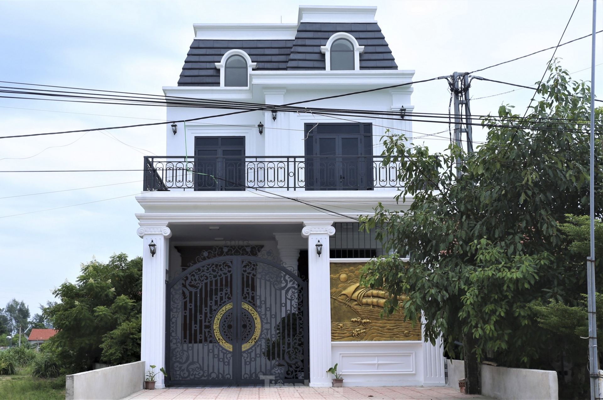 Biệt thự mọc như nấm ở làng xuất khẩu lao động giàu nhất Hà Tĩnh
