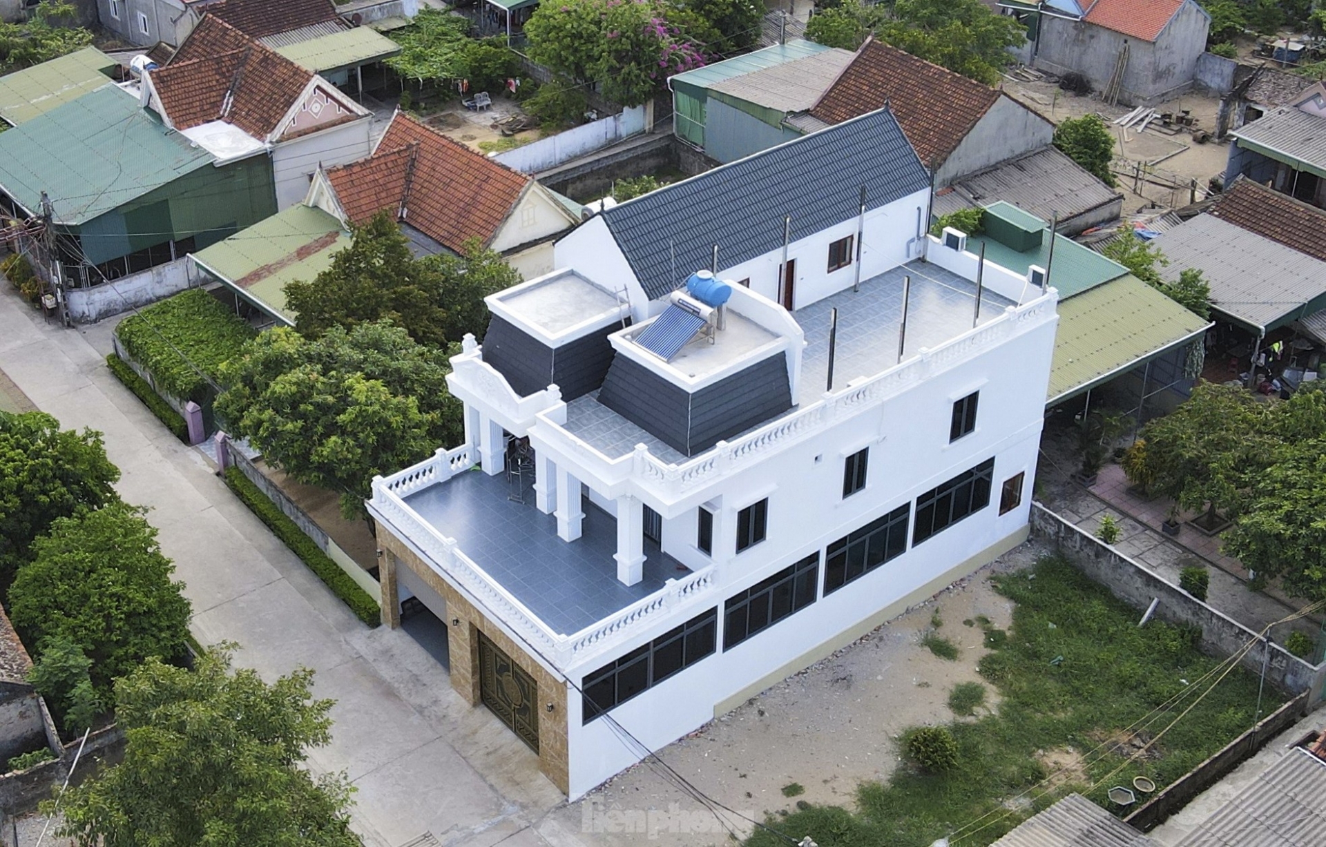 Biệt thự mọc như nấm ở làng xuất khẩu lao động giàu nhất Hà Tĩnh