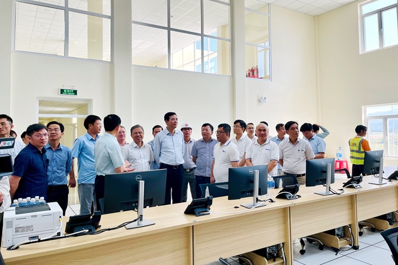 Chấp thuận kết quả nghiệm thu để đưa vào khai thác cao tốc Cam Lâm - Vĩnh Hảo Chấp thuận kết quả nghiệm thu để đưa vào khai thác cao tốc Cam Lâm - Vĩnh Hảo