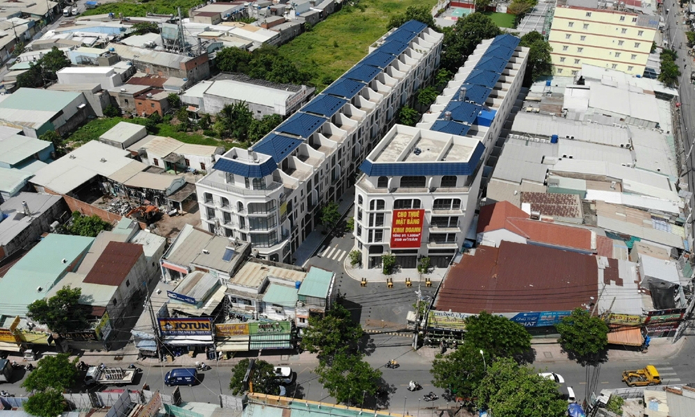 Bắt giam đối tượng vẽ loạt “dự án ảo” để chiếm đoạt hàng tỷ đồng- Ảnh 2. Thành phố Hồ Chí Minh: Vạch trần thủ đoạn gian dối vẽ dự án “ma” Sen Vàng Town để bán với giá cao
