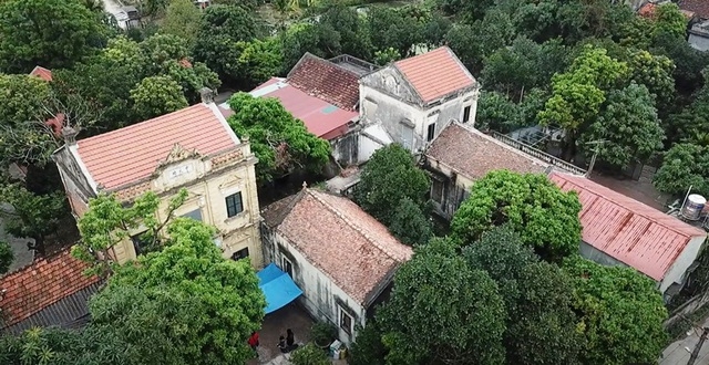 nhung ngoi biet thu kien truc phap gan 100 nam tuoi o lang lua a hau