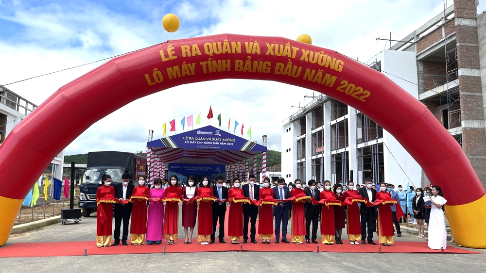 trungnam ems xuat xuong lo hang may tinh bang dau nam thuoc chuong trinh song va may tinh cho em