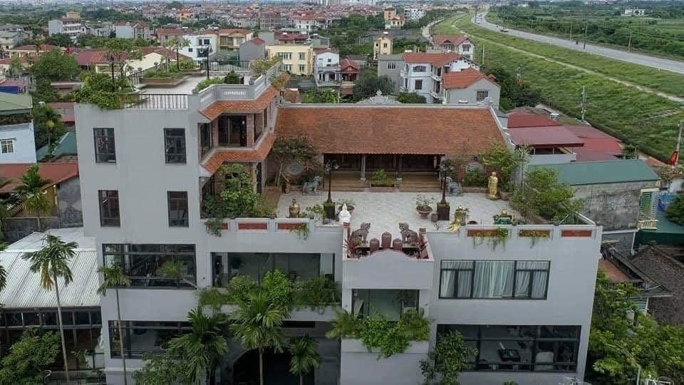 nha co nam tren noc biet thu gan 500m2 o ha noi