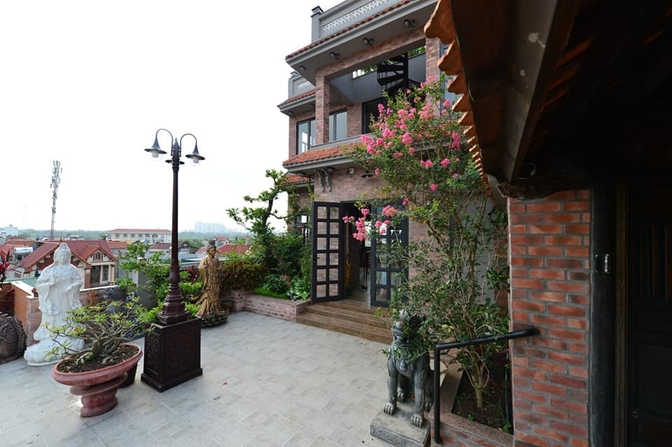 nha co nam tren noc biet thu gan 500m2 o ha noi