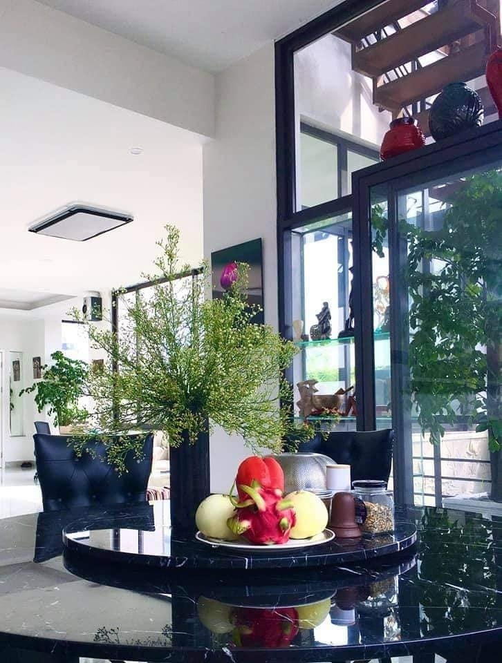 nha co nam tren noc biet thu gan 500m2 o ha noi