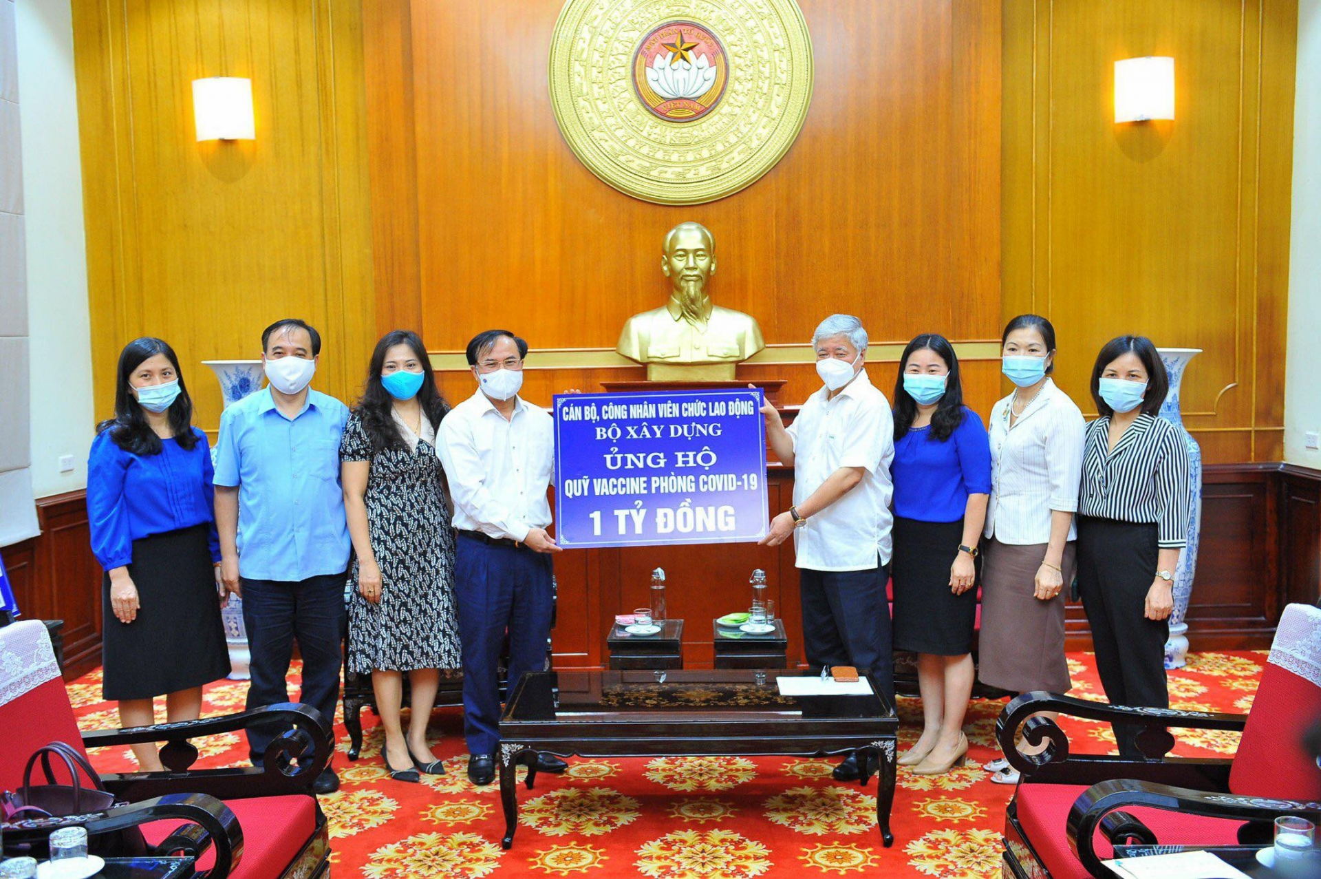can bo cong nhan vien nguoi lao dong bo xay dung ung ho 1 ty dong vao quy vaccine phong chong dich covid 19