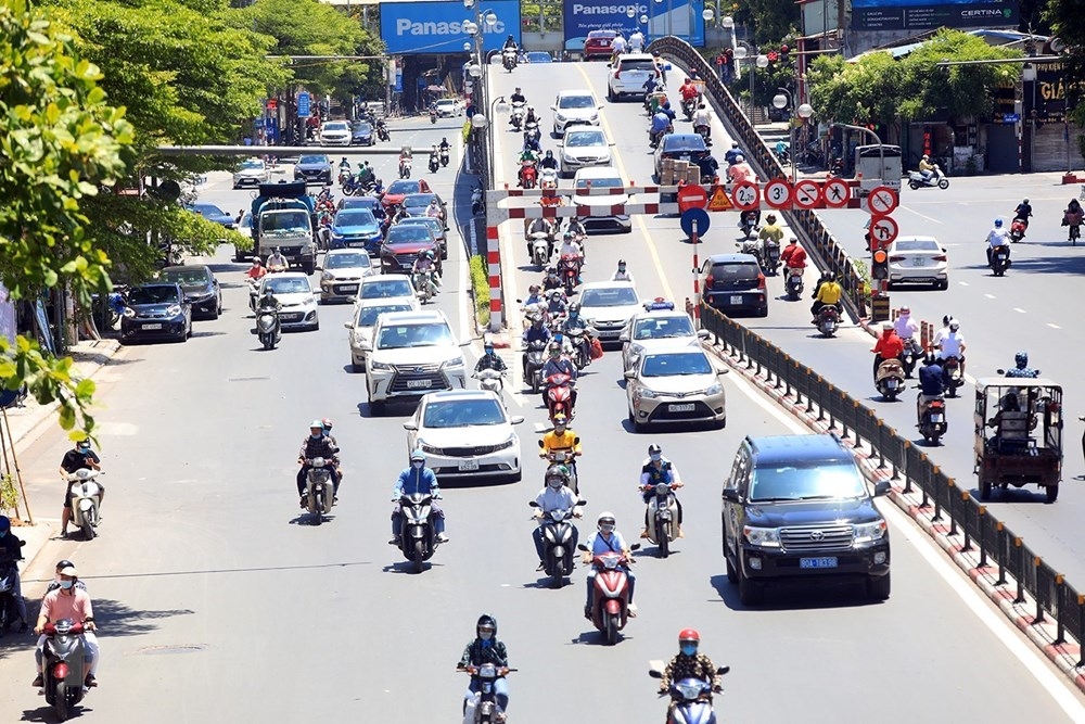 ha noi trong ngay nang nong dinh diem ngoai troi tren 40 do c