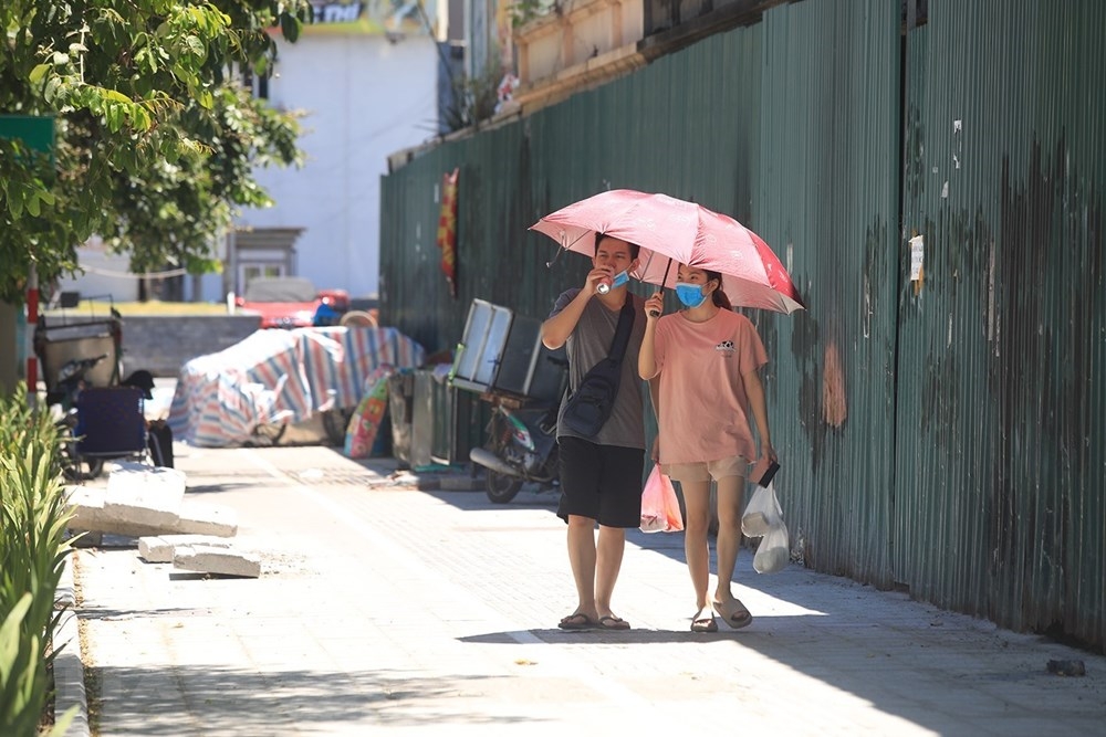ha noi trong ngay nang nong dinh diem ngoai troi tren 40 do c