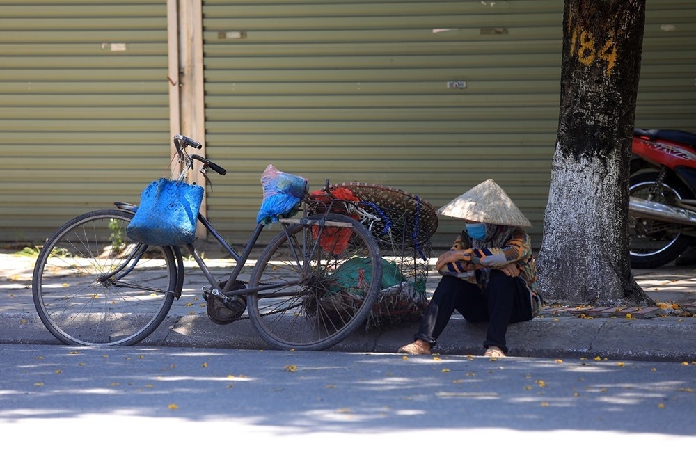 ha noi trong ngay nang nong dinh diem ngoai troi tren 40 do c