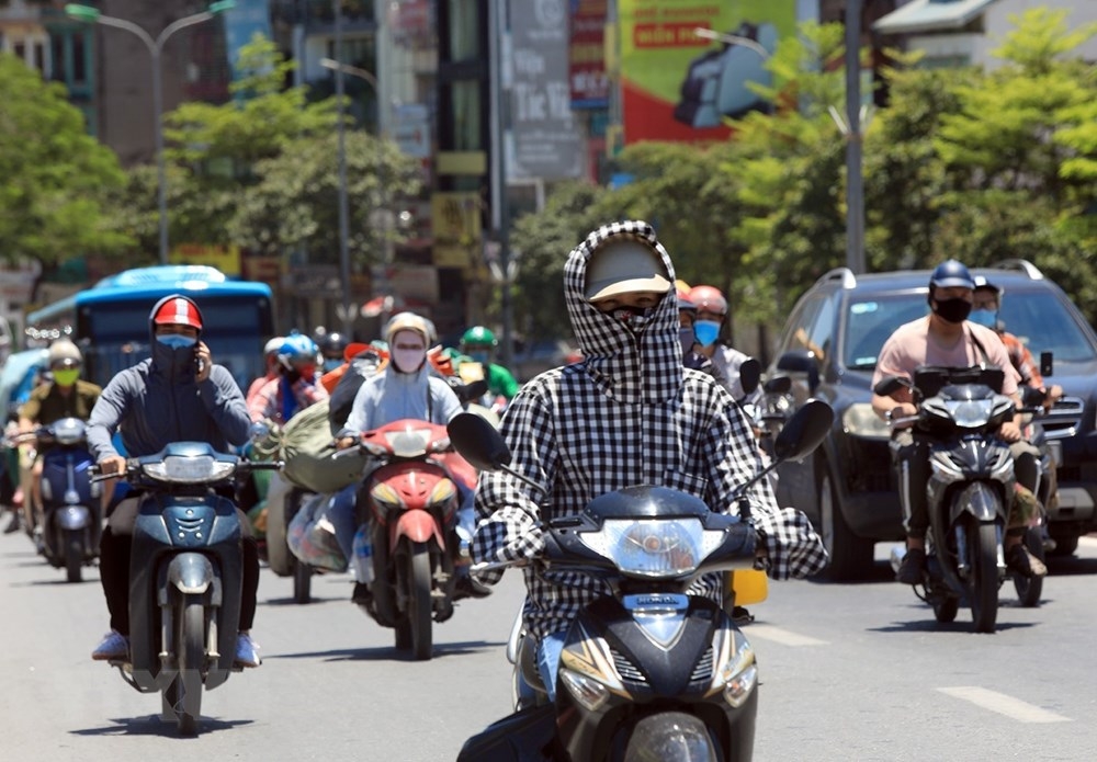 ha noi trong ngay nang nong dinh diem ngoai troi tren 40 do c