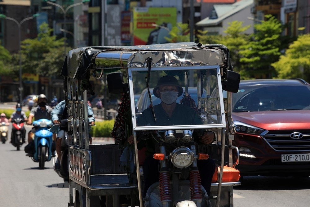 ha noi trong ngay nang nong dinh diem ngoai troi tren 40 do c