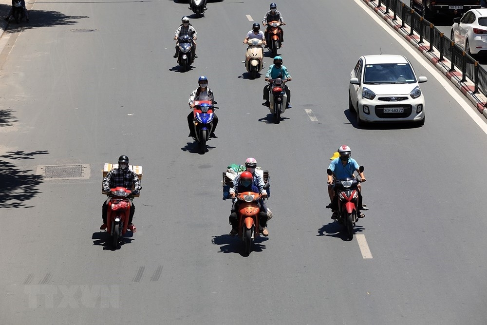 ha noi trong ngay nang nong dinh diem ngoai troi tren 40 do c