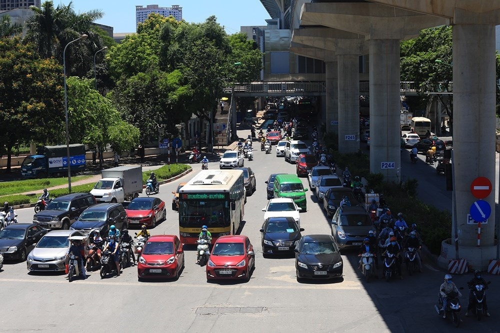ha noi trong ngay nang nong dinh diem ngoai troi tren 40 do c