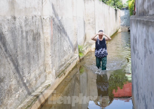 mot tuan sau mua nguoi ha noi van phai bac cau khi vuot nuoc ngap