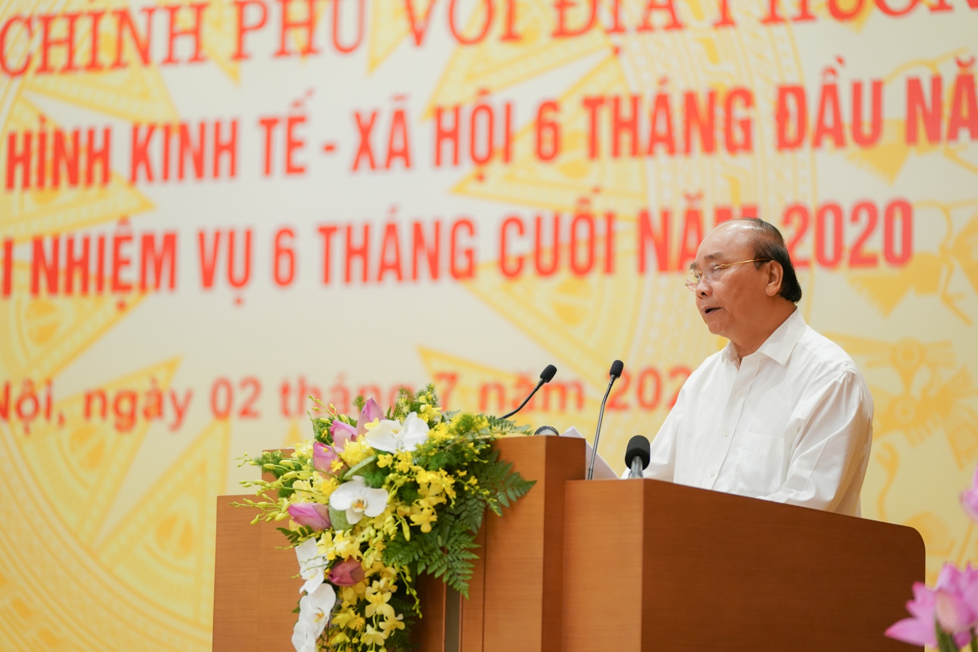 thu tuong chu tri hoi nghi truc tuyen chinh phu voi cac dia phuong