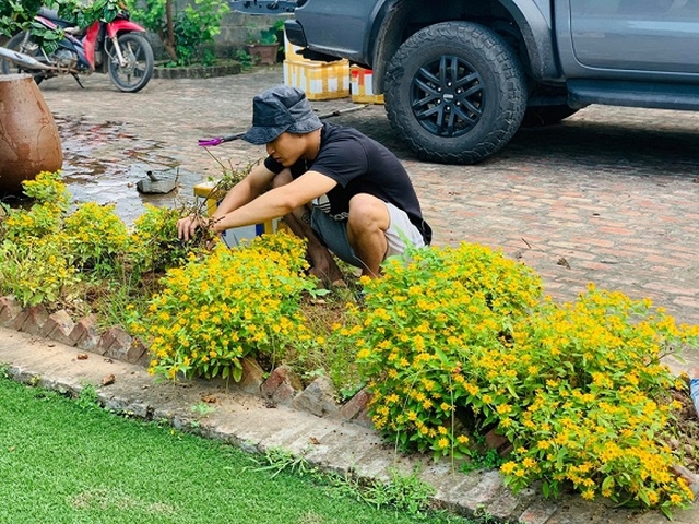chiem nguong nha vuon bac ty rau trai xum xue hoa no bon mua cua sao viet