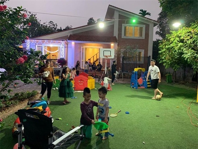 chiem nguong nha vuon bac ty rau trai xum xue hoa no bon mua cua sao viet