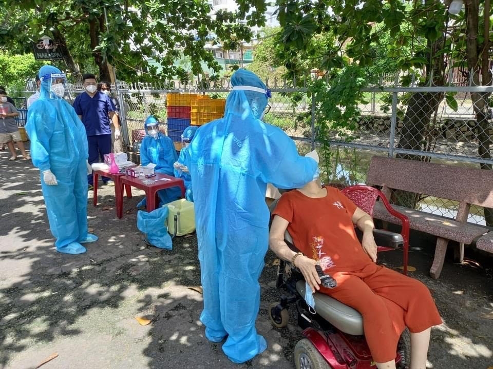 thanh pho ho chi minh danh chan covid 19 tu cua ngo hoc mon