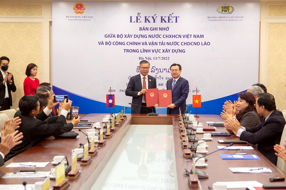 bo xay dung viet nam ky bien ban ghi nho voi bo cong chinh va van tai lao