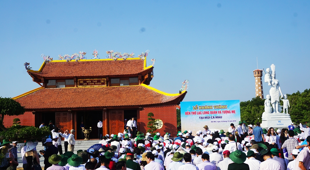 ca mau thay ao moi don khach la ngan phuong