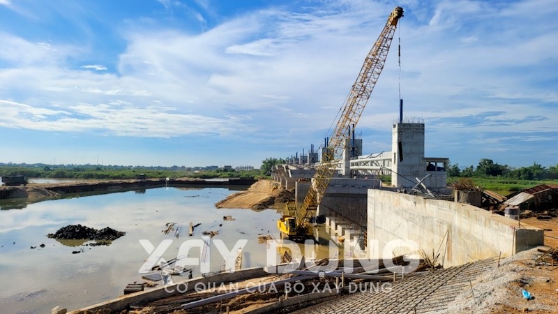 cuoi nam 2023 dua vao khai thac cong trinh dap dang ha luu song tra khuc