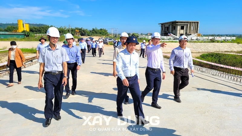 cuoi nam 2023 dua vao khai thac cong trinh dap dang ha luu song tra khuc