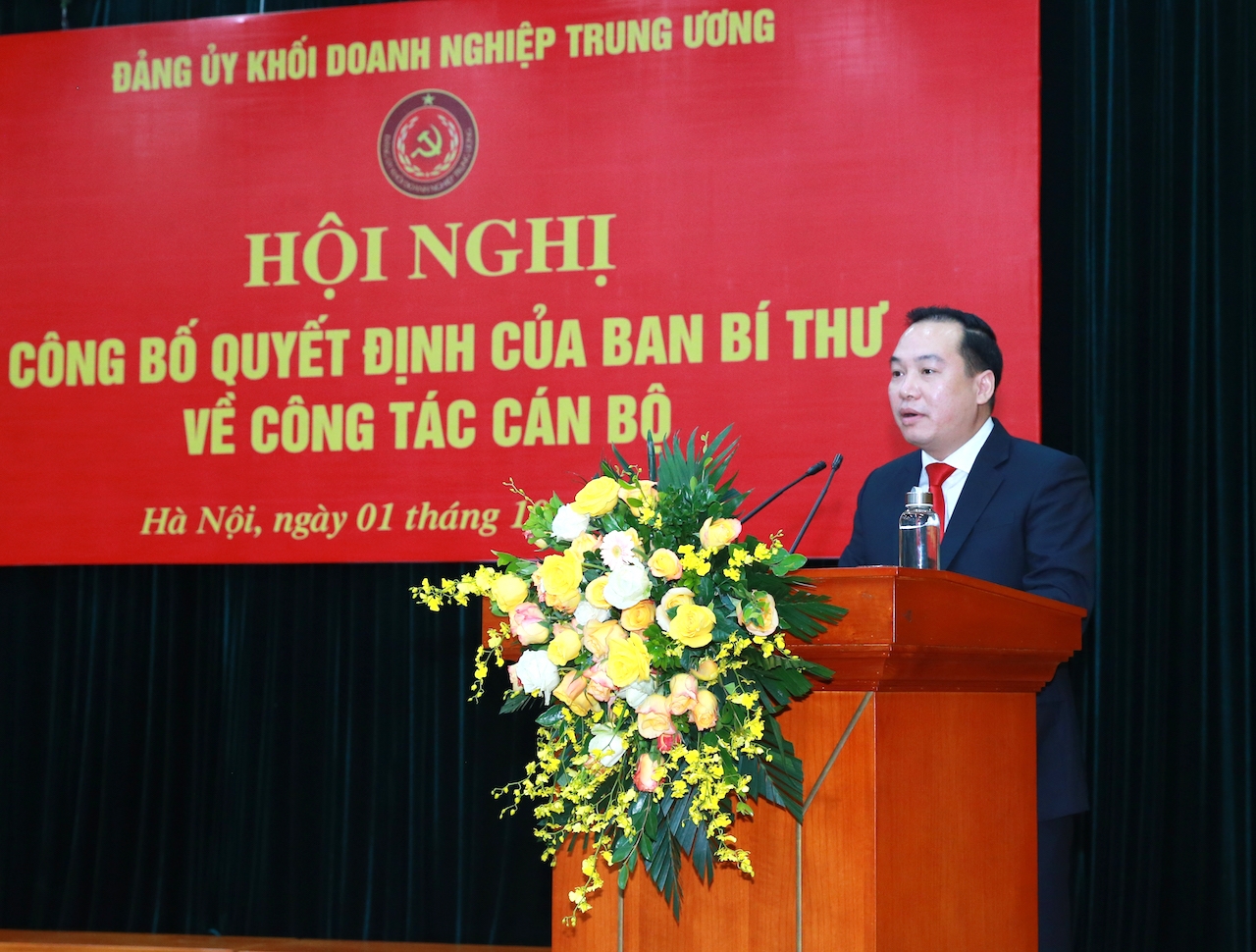 ong ho xuan truong lam pho bi thu dang uy khoi dntw