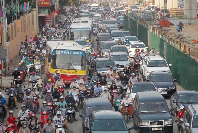 ha noi dung dao duong cam xe tai dip giap tet