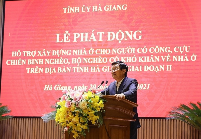flc trao 6 ty tien mat xay 100 can nha cho nguoi ngheo ha giang