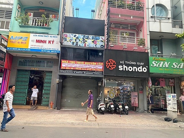 hau covid 19 mat bang kinh doanh tren dat vang bo trong